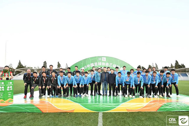 范布隆克霍斯特被贝西克塔斯解雇，上任仅半年